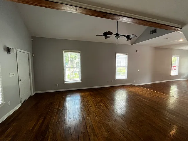 240 Boulevard SE — Photo 6