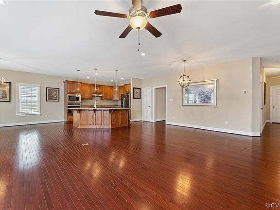 4th image of 8091 Castle Grove Dr