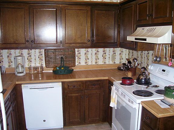 5th image of 33 Stillwaters Dr