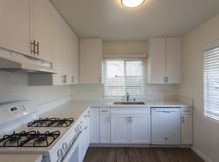 *Open House: 8/16 1:30-2:30pm* Pacific Beach: 2 Bedroom In Ideal Location With Parking.. A Must See!, San Diego, CA 92109