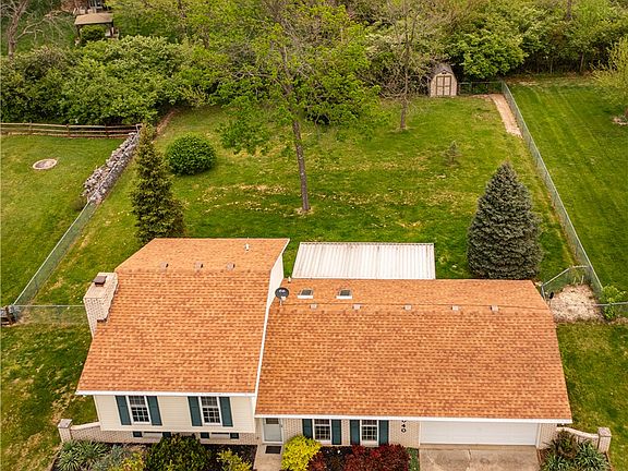 2nd image of 4040 Stonybrook Dr