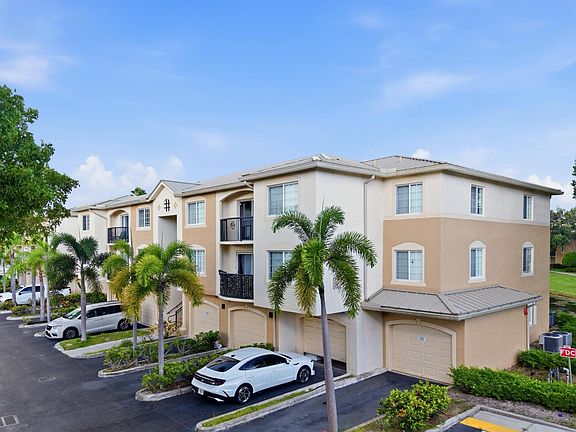 2nd image of 900 CRESTWOOD Court S #920