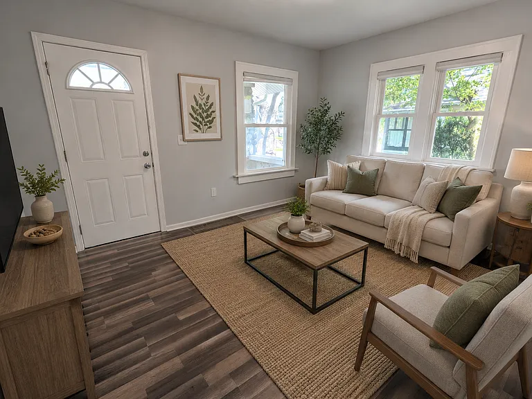 516 N Logan St — Photo 5