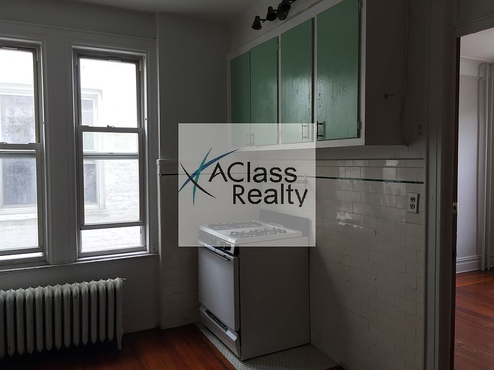 2nd image of 2522 18th St