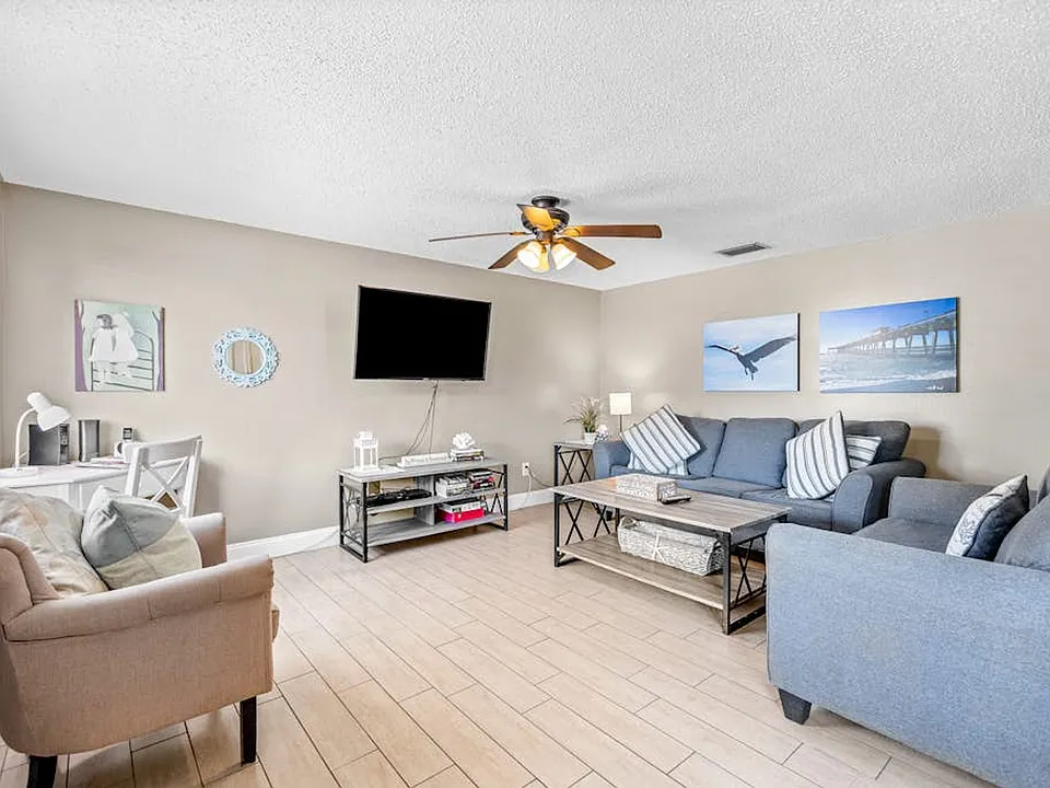208 Peacock Ln #ID1591548P