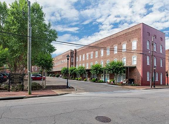2nd image of 424 High St