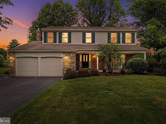 3rd image of 1807 Hickory Way