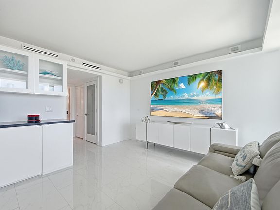 2nd image of 333 NE 21st Avenue #1422