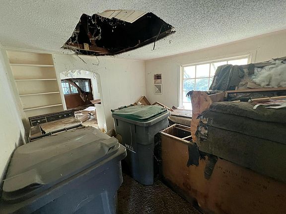 4th image of 4620 Chico St