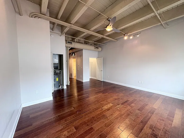 The Fleetwood Building — Photo 13