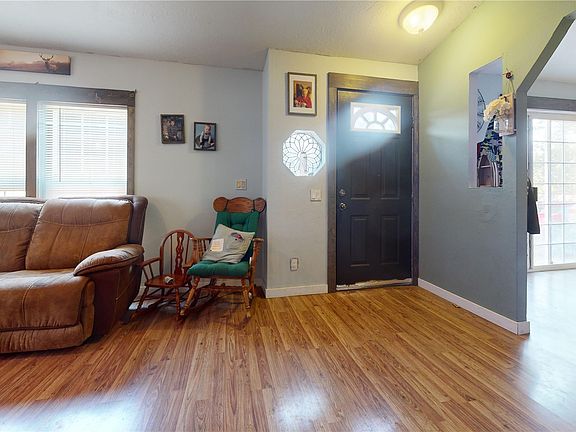 3rd image of 61 SE Canna Place