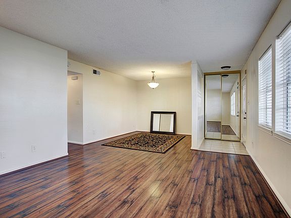 2nd image of 2202 Shadowdale Dr
