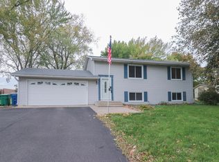 9713 Hemlock Ln N, Maple Grove, MN 55369