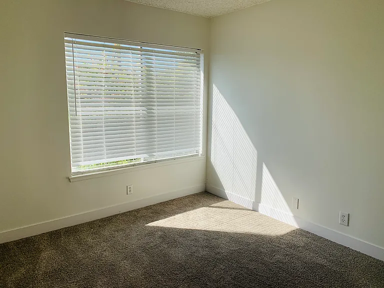 14751 Mulberry Ave — Photo 14