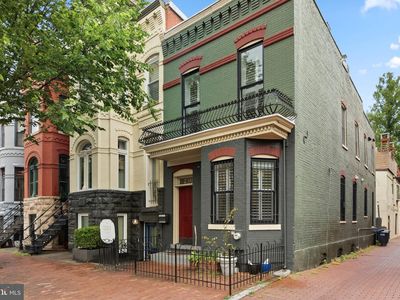230 11th St SE, Washington, DC, 20003