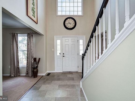 3rd image of 36 Pickwick Pl