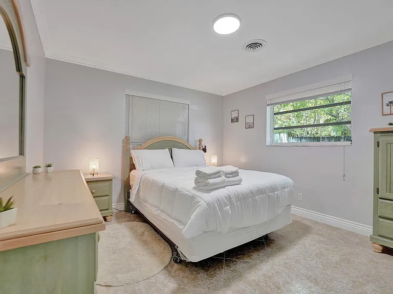 2633 Adams St — Photo 22