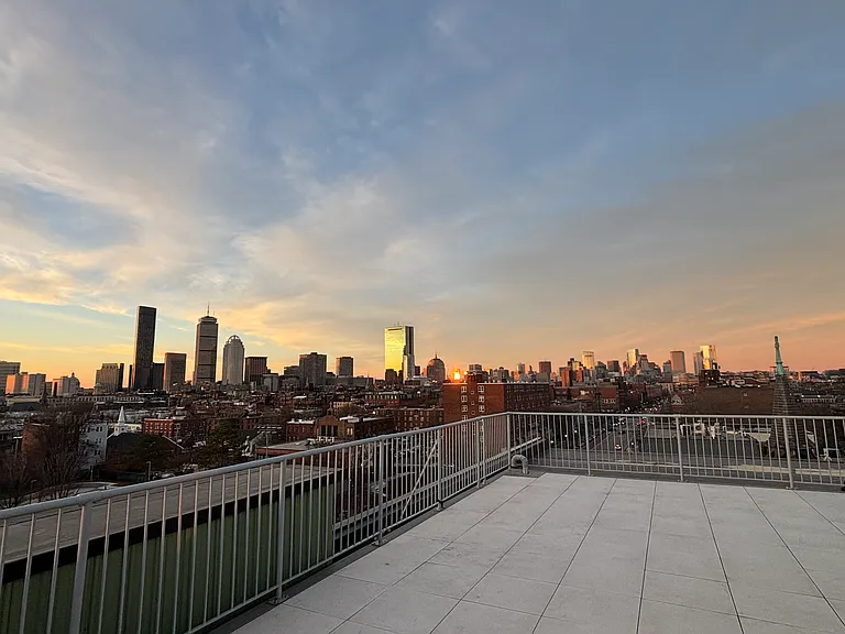 1950 Washington St #3B — Photo 8