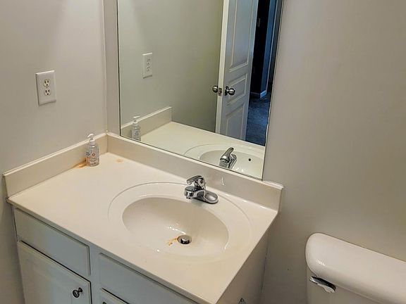4th image of 304-3934 Cherokee Woods Way #304