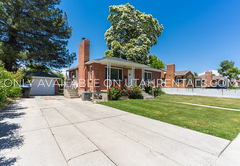1345 N 300 W — Photo 4