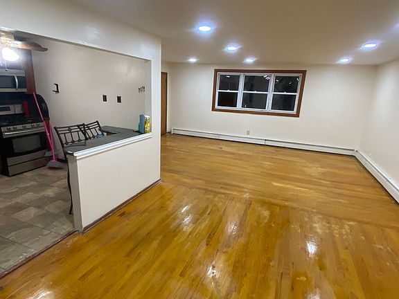 4th image of 11 E 14th St Floor 2