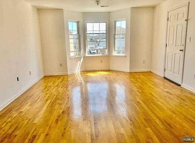 1st image of 111-113 Heckel St APT 1