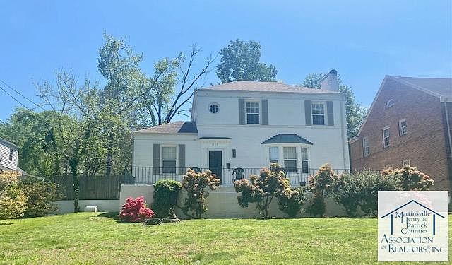 1st image of 217 Oakdale St