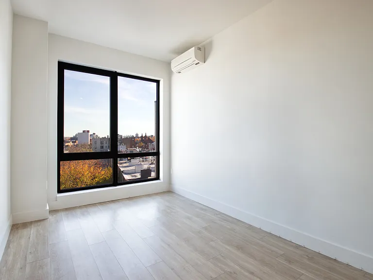11 Herkimer St #3A — Photo 10