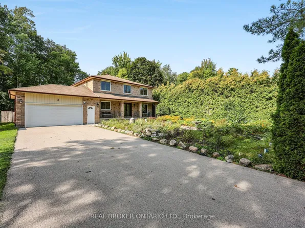 2 Amberglen Ct, East Gwillimbury, ON L9N 1J6