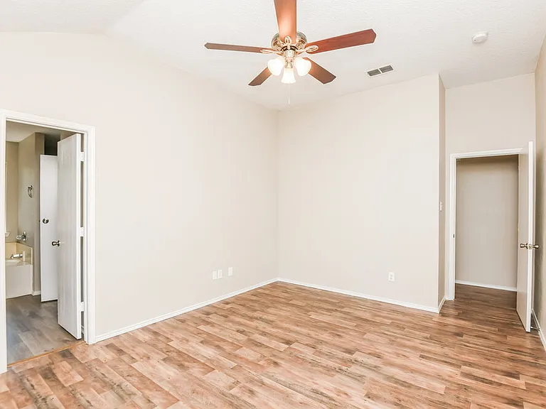 10217 Cypress Hills Dr — Photo 11