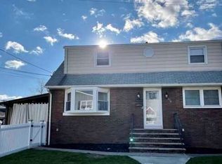 376 Capitol St, Saddle Brook, NJ 07663