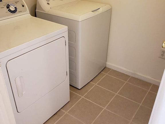 5th image of 100-223 Susan Dr #100-211
