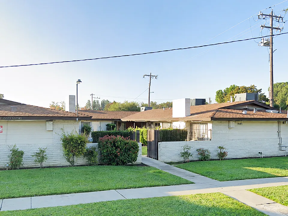 4420-4422 E. Sierra Madre Ave.