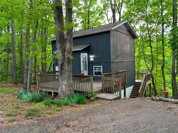 209 Sarah St, Mount Airy, NC 27030
