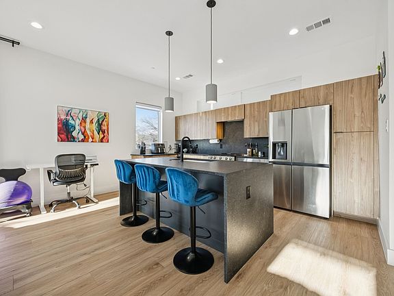 2nd image of 2206 Arroyo Ave #101
