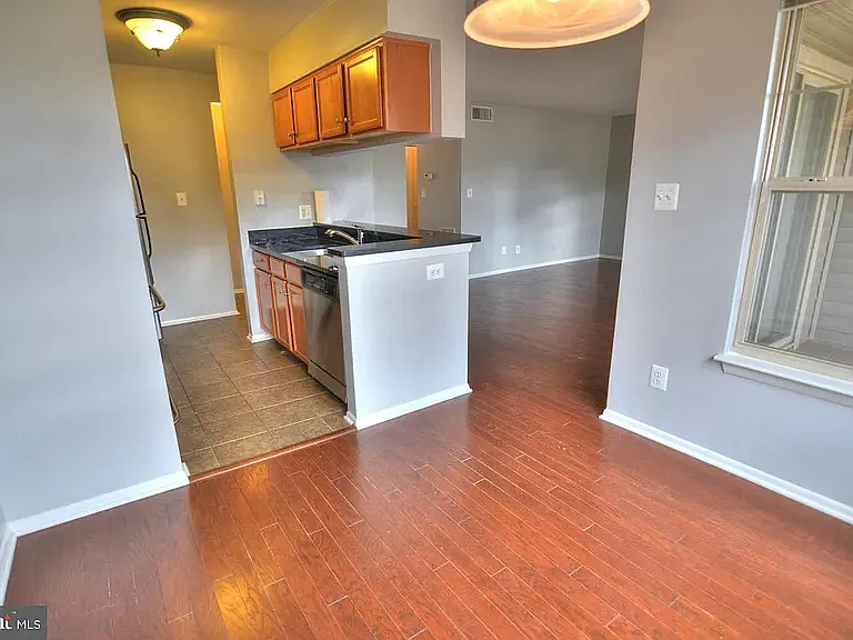 1707 Ascot Way #E — Photo 9