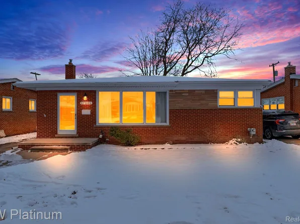 17846 Winsome Rd, Fraser, MI 48026