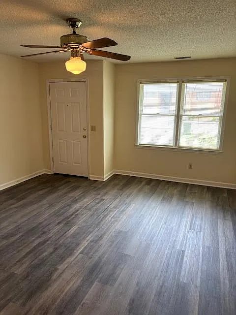 2 bed, 2.0 bath, 987 sqft, $1,175 — Photo 3