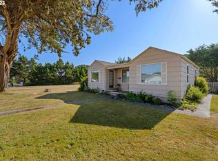 535 Edison Ave SW, Bandon, OR 97411