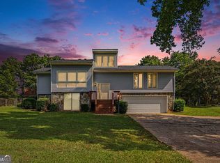 114 Meadowland Trl, Lagrange, GA 30240
