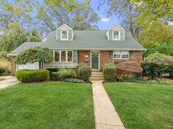 3783 Charlotte Court, Seaford, NY 11783