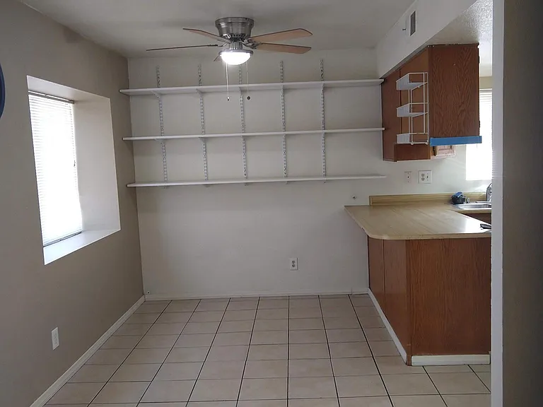 513 E Rolly St — Photo 12