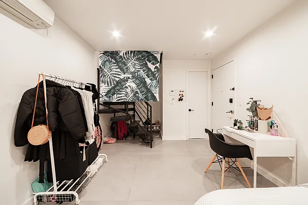 Rented by Jankos Group LLC | media 27