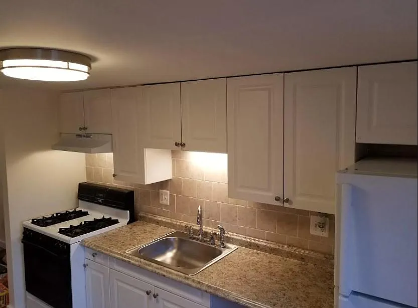 2 bed, 1000 sqft, $2,500 — Photo 3