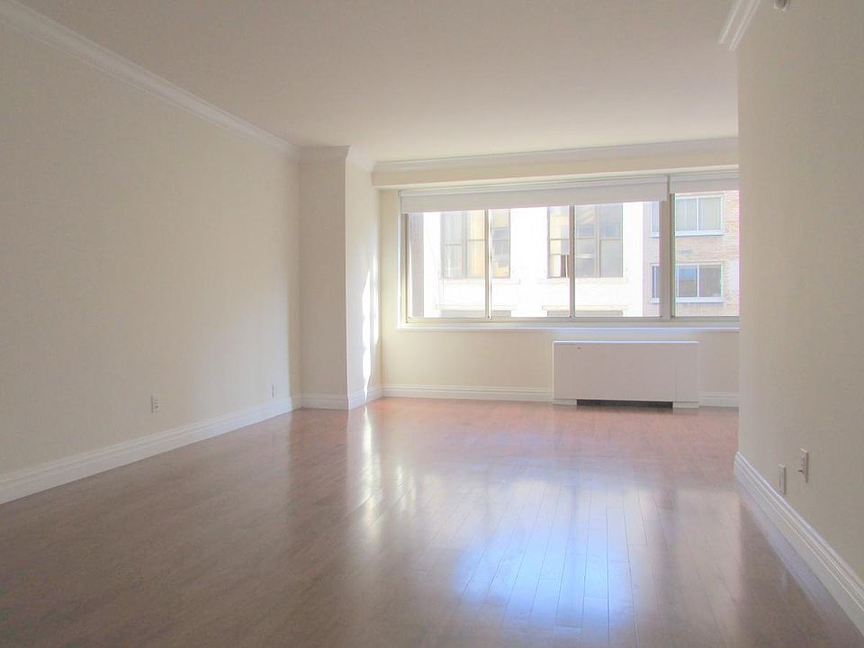 1st image of 40 W 14th St