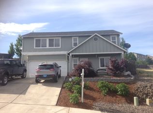 305 Callahan Dr, Roseburg, OR