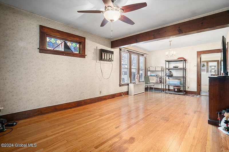 5th image of 867 Hazelwood Avenue