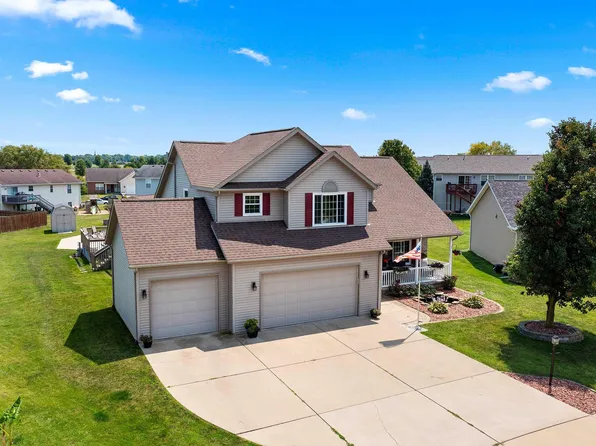 1304 Saddle Brook Ln, Metamora, IL 61548