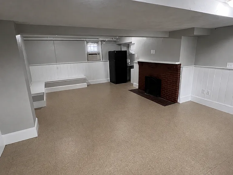 240 Robbins St #1 — Photo 3