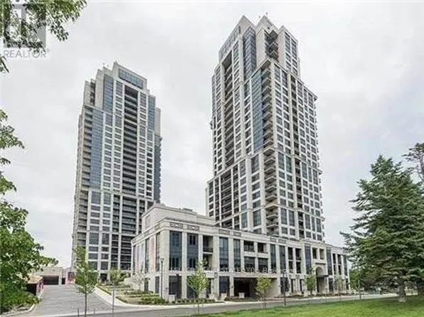 6 Eva Rd #811, Toronto, ON M9C 0B1